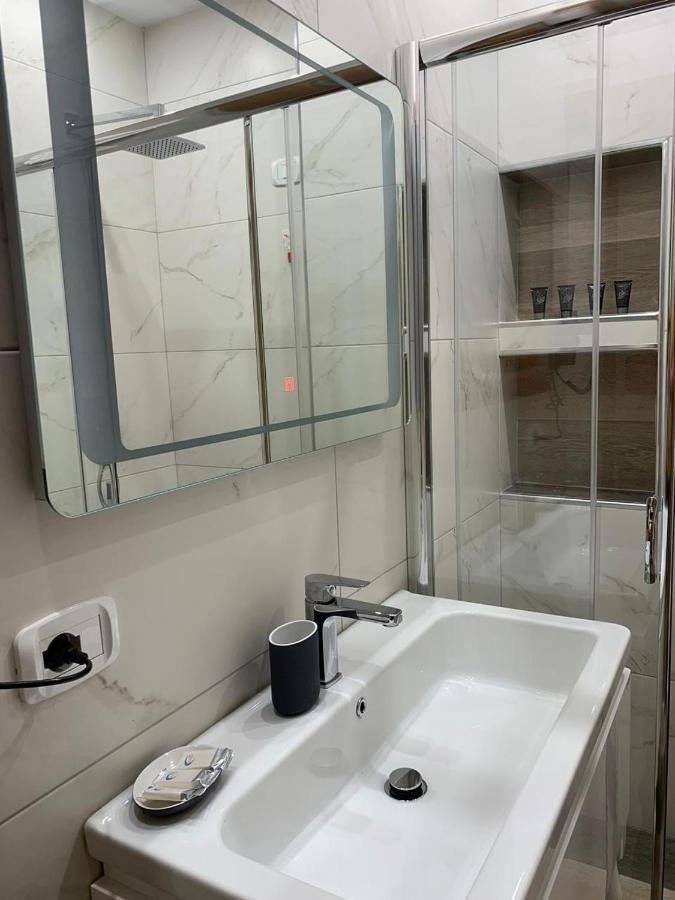 Hotel Kristera Vlore Exterior photo