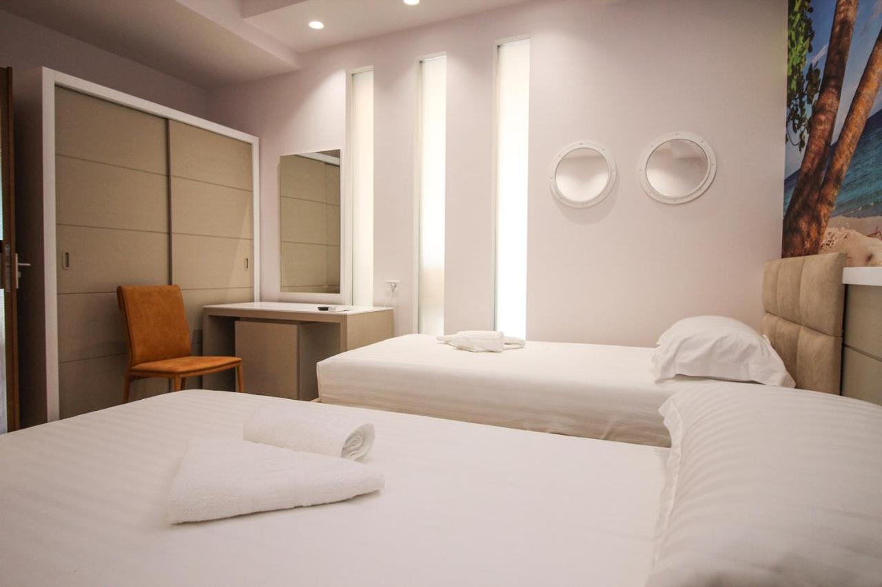 Hotel Kristera Vlore Exterior photo