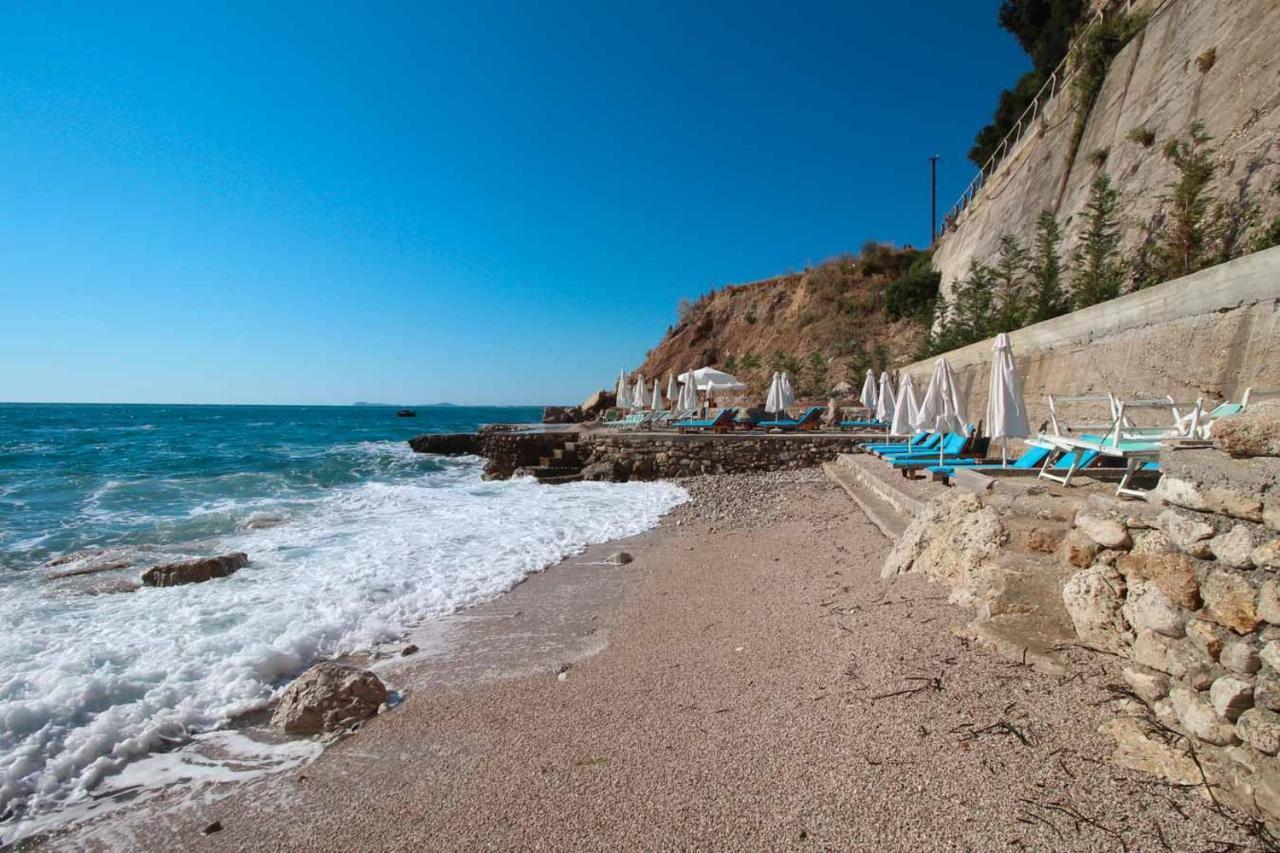 Hotel Kristera Vlore Exterior photo