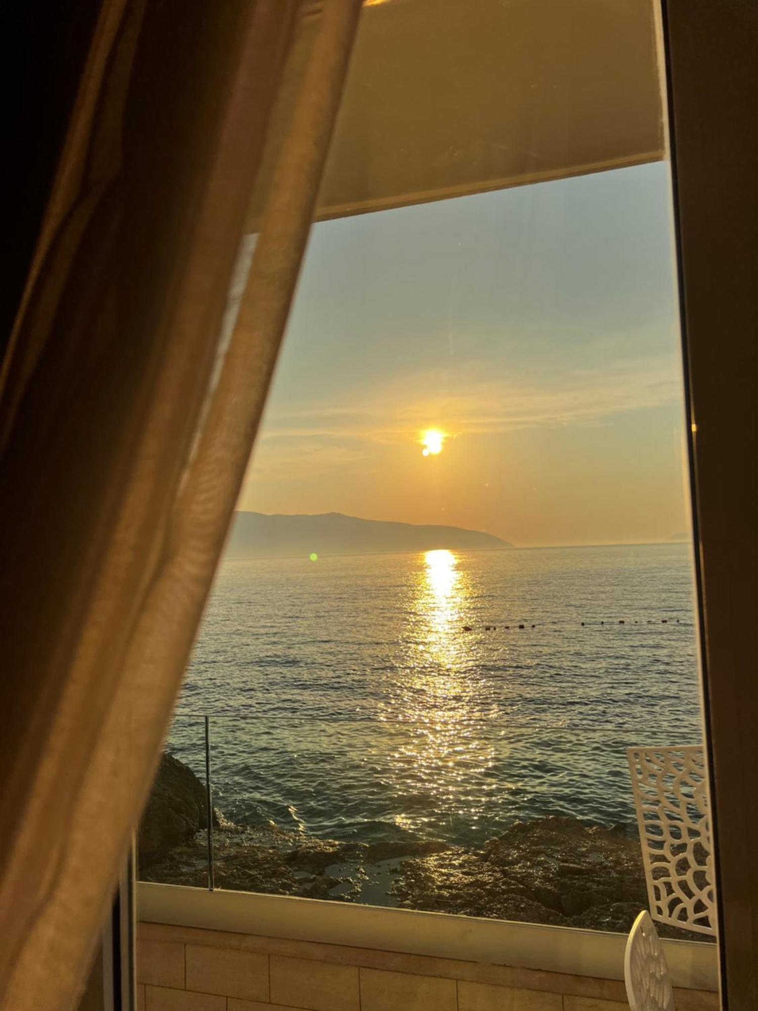 Hotel Kristera Vlore Exterior photo