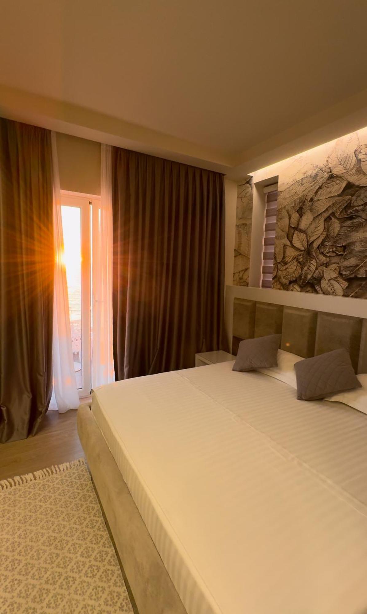 Hotel Kristera Vlore Exterior photo